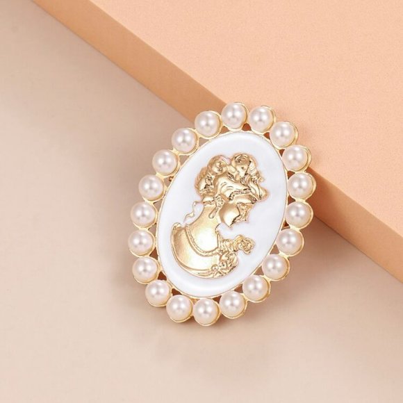 Brooch - Picture 2 of 3